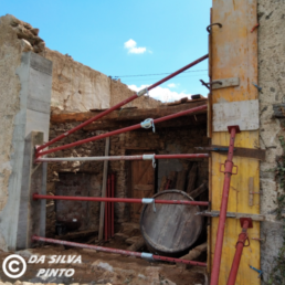 Ludovic Da Silva Pinto - extension maçonnée -béton cellulaire - une chape - Maçonnerie traditionnelle -Coulage fondation - murs porteurs - hourdage - jointage - les fouilles - paroi de coffrage - couche de mortier - mortier -Coulage des longrines - trémie -décoffrage - parpaing - montage à la baguette - coffrage -ciment - L’etayage - construction d'un mur - enrobage - chaînage -chaux -pose de grillage - dallage - structure en acier - armature - enduit - pose de clôture - finition taloché - Maçonnerie - cloison - corniche - aménagement extérieur - rénovation - artisan - maçon - travaux - travaux d'extérieurs - béton - terrasse - chantier - maçon Auvergne - Artisan maçon à Bournoncle-Saint-Pierre - maçon haute-loire - maçon puy-de-dôme - jointayage -aménagement gravier