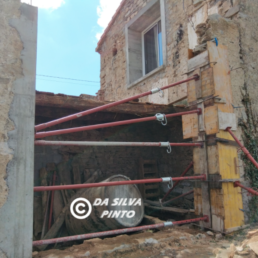 Ludovic Da Silva Pinto - extension maçonnée -béton cellulaire - une chape - Maçonnerie traditionnelle -Coulage fondation - murs porteurs - hourdage - jointage - les fouilles - paroi de coffrage - couche de mortier - mortier -Coulage des longrines - trémie -décoffrage - parpaing - montage à la baguette - coffrage -ciment - L’etayage - construction d'un mur - enrobage - chaînage -chaux -pose de grillage - dallage - structure en acier - armature - enduit - pose de clôture - finition taloché - Maçonnerie - cloison - corniche - aménagement extérieur - rénovation - artisan - maçon - travaux - travaux d'extérieurs - béton - terrasse - chantier - maçon Auvergne - Artisan maçon à Bournoncle-Saint-Pierre - maçon haute-loire - maçon puy-de-dôme - jointayage -aménagement gravier