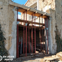 Ludovic Da Silva Pinto - extension maçonnée -béton cellulaire - une chape - Maçonnerie traditionnelle -Coulage fondation - murs porteurs - hourdage - jointage - les fouilles - paroi de coffrage - couche de mortier - mortier -Coulage des longrines - trémie -décoffrage - parpaing - montage à la baguette - coffrage -ciment - L’etayage - construction d'un mur - enrobage - chaînage -chaux -pose de grillage - dallage - structure en acier - armature - enduit - pose de clôture - finition taloché - Maçonnerie - cloison - corniche - aménagement extérieur - rénovation - artisan - maçon - travaux - travaux d'extérieurs - béton - terrasse - chantier - maçon Auvergne - Artisan maçon à Bournoncle-Saint-Pierre - maçon haute-loire - maçon puy-de-dôme - jointayage -aménagement gravier