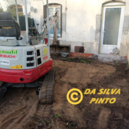 Ludovic Da Silva Pinto - extension maçonnée -béton cellulaire - une chape - Maçonnerie traditionnelle -Coulage fondation - murs porteurs - hourdage - jointage - les fouilles - paroi de coffrage - couche de mortier - mortier -Coulage des longrines - trémie -décoffrage - parpaing - montage à la baguette - coffrage -ciment - L’etayage - construction d'un mur - enrobage - chaînage -chaux -pose de grillage - dallage - structure en acier - armature - enduit - pose de clôture - finition taloché - Maçonnerie - cloison - corniche - aménagement extérieur - rénovation - artisan - maçon - travaux - travaux d'extérieurs - béton - terrasse - chantier - maçon Auvergne - Artisan maçon à Bournoncle-Saint-Pierre - maçon haute-loire - maçon puy-de-dôme - jointayage -aménagement gravier